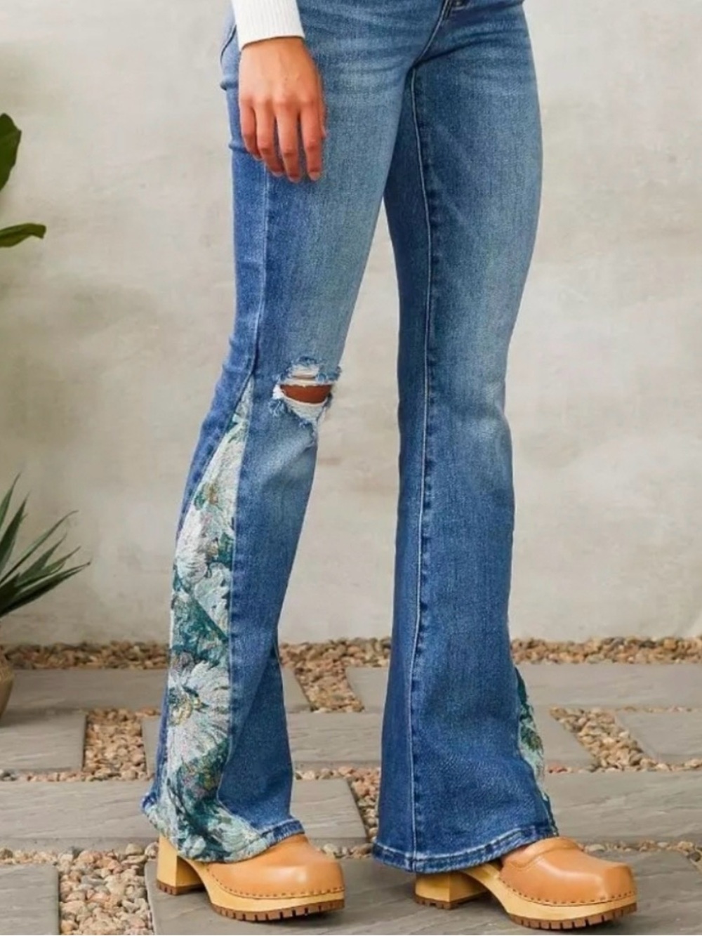 Women’s Blue Floral-Panel Flare Jeans